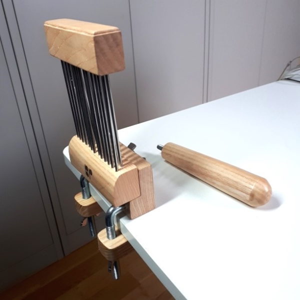 Support de peigne en frêne