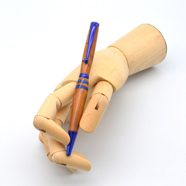 Stylo à bille I076 “Céleste” en cerisier et résine bleue
