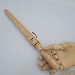 Nostepinne en frêne tournée à la main – Bobinoir artisanal I0137