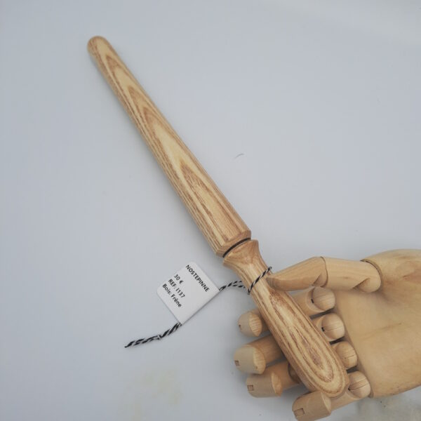 Nostepinne en frêne tournée à la main – Bobinoir artisanal I0137 – Image 3