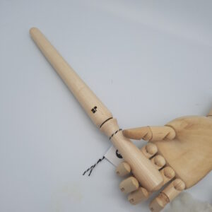 Nostepinne en érable tournée à la main – Bobinoir artisanal I0140