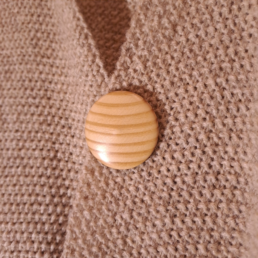 Broche aimantée en chêne I201 – Image 3