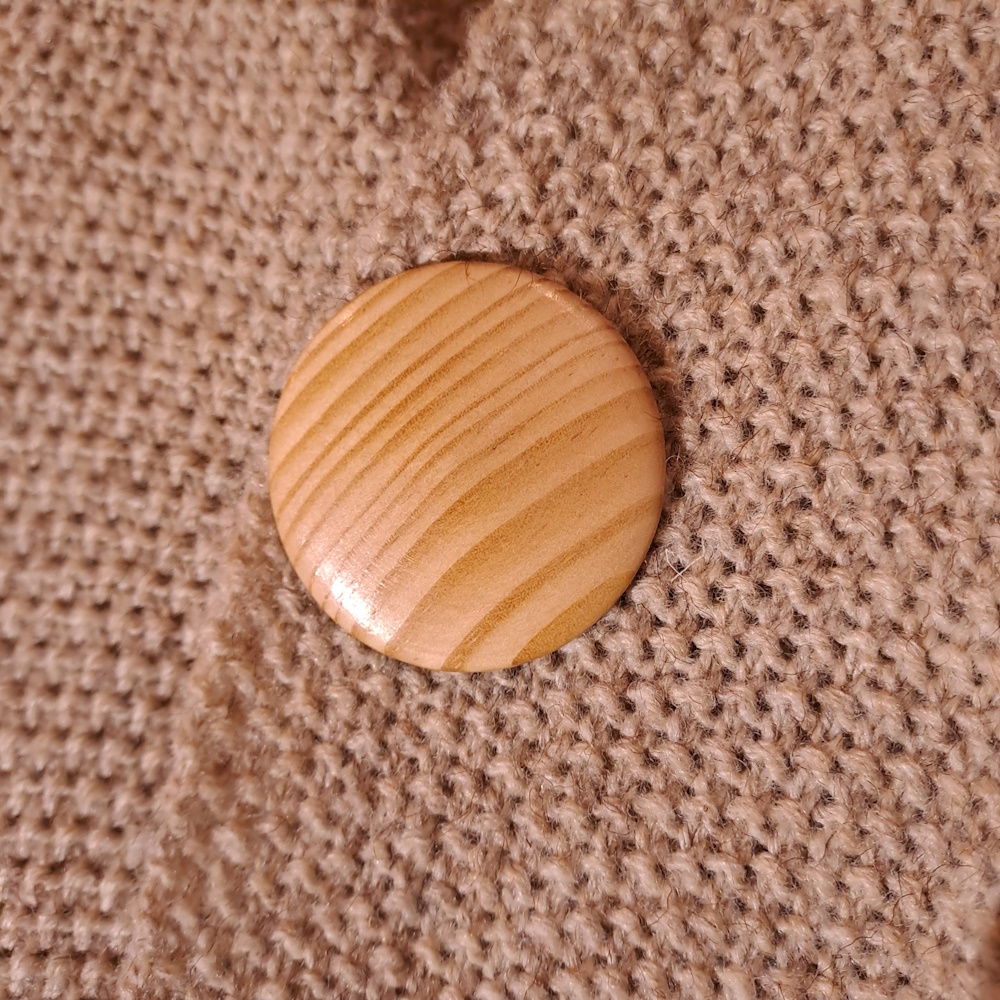 Broche aimantée en bouleau madré I204 – Image 3