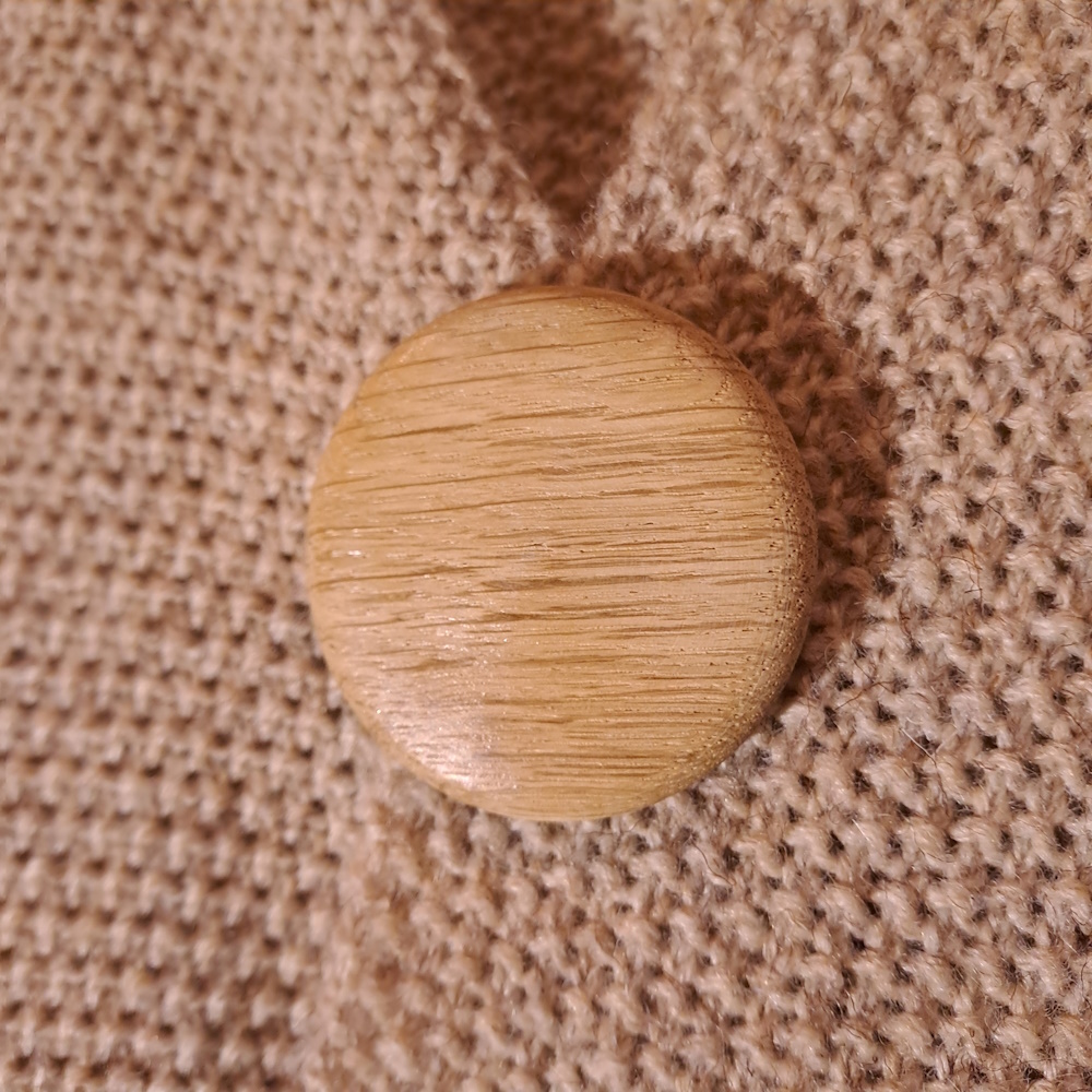 Broche aimantée en chêne I212 – Image 2