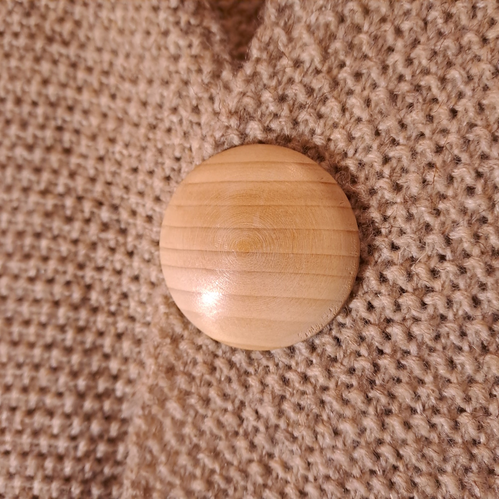 Broche aimantée en chêne I212 – Image 3