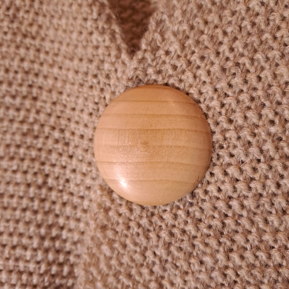 Broche aimantée en érable I213 – Image 3