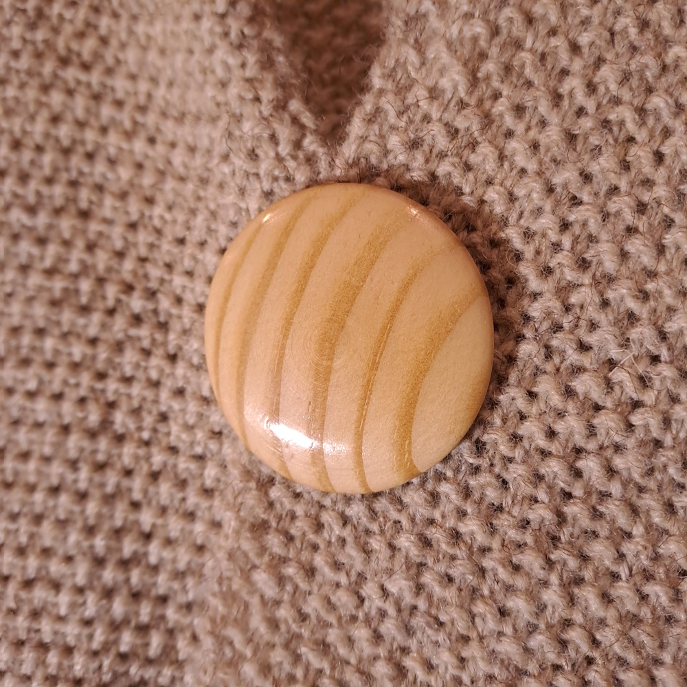 Broche aimantée en meranti I216 – Image 3