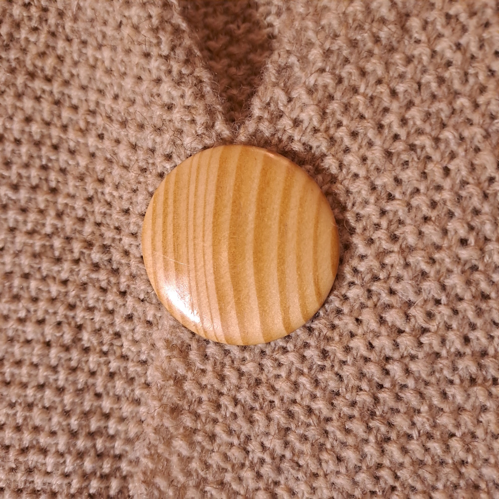 Broche aimantée en bouleau madré I217 – Image 3