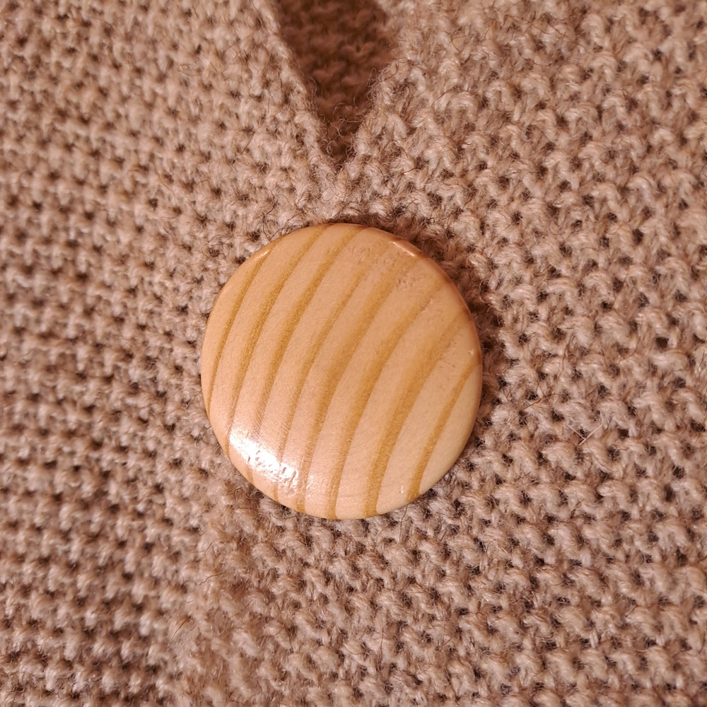 Broche aimantée en bouleau madré I219 – Image 3