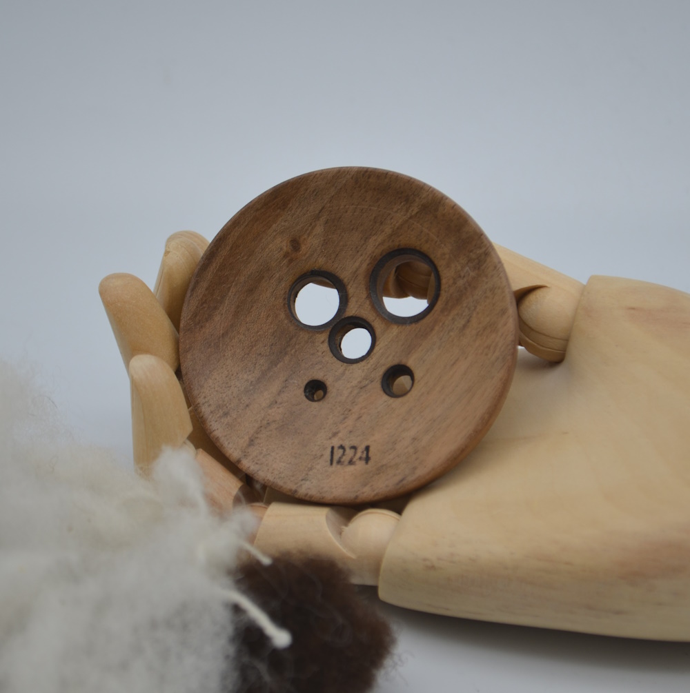 Diz en noyer I224 – Image 2