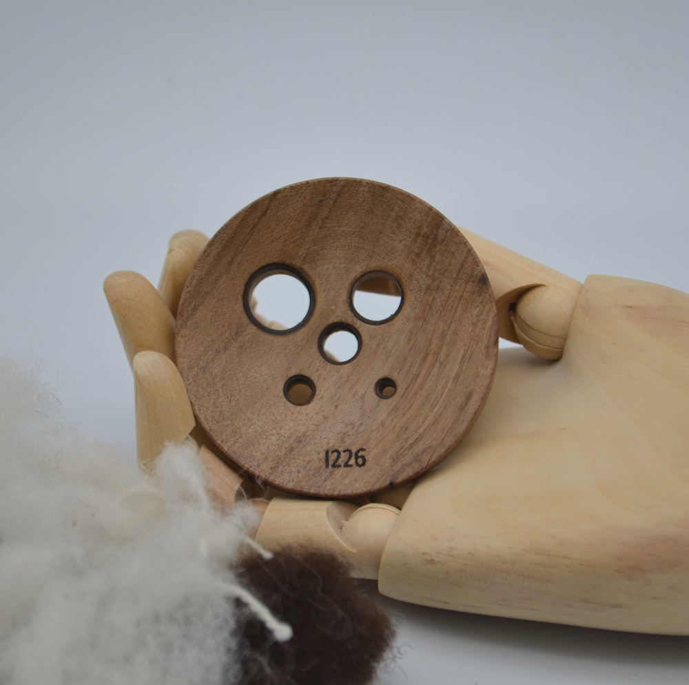 Diz en noyer I226 – Image 2