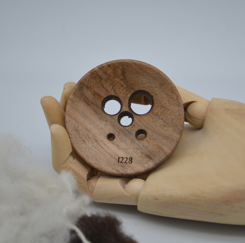 Diz en noyer I228 – Image 2