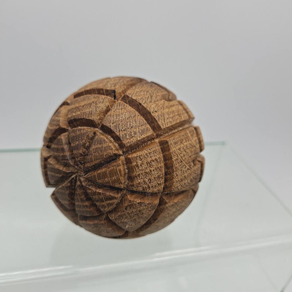 Boule à feutrer en chêne J021 – Image 3