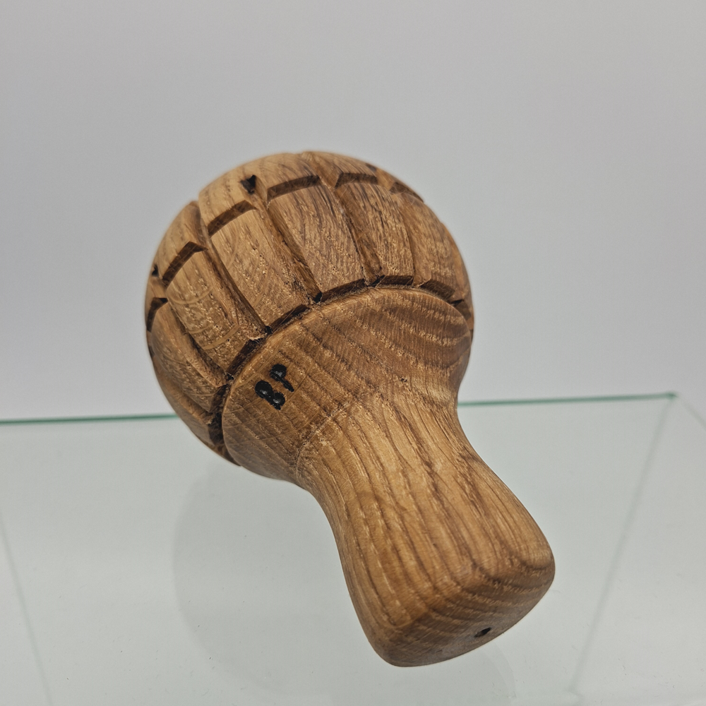 Boule à feutrer en chêne J021 – Image 2