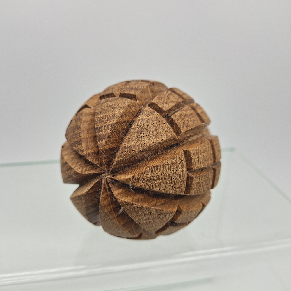 Boule à feutrer en chêne J022 – Image 3