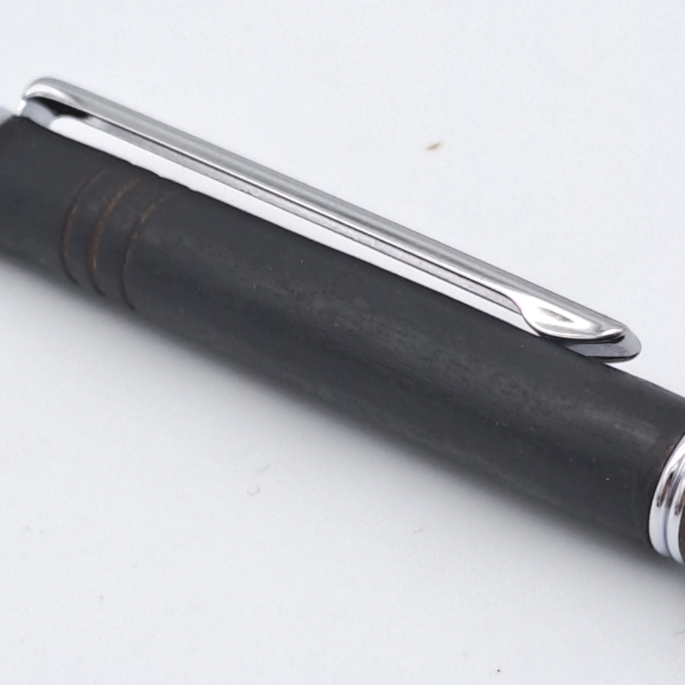 Stylo à bille J024 en hêtre brulé – Image 2