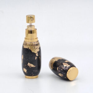 Atomiseur de parfum en fibre de carbone et feuilles d'or J040