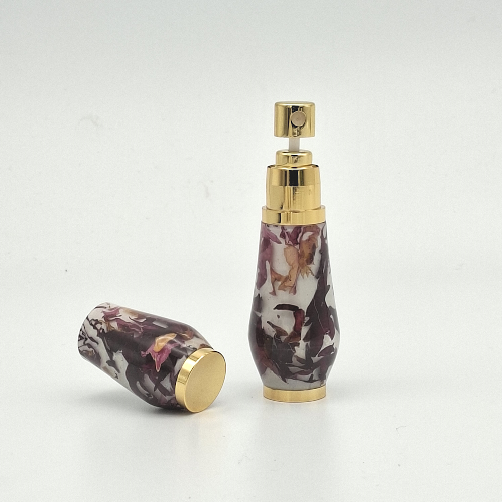 Atomiseur de parfum en résine et fleurs de roses J045 – Image 2